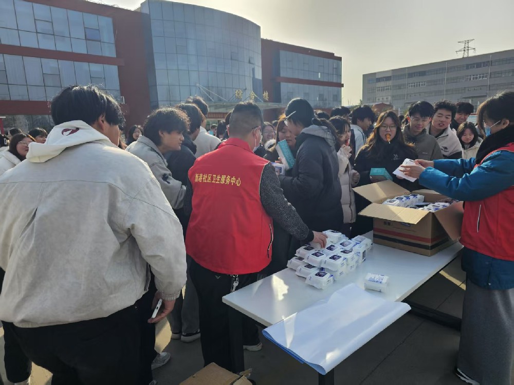 我校联合新港卫生社区服务中心开展世界艾滋病日主题宣传活动