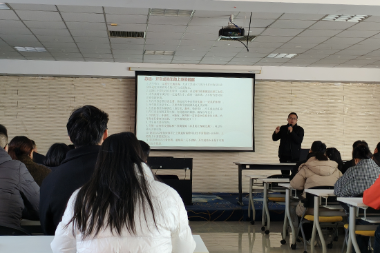 我校开展 2025 年全体教职工安全专题培训