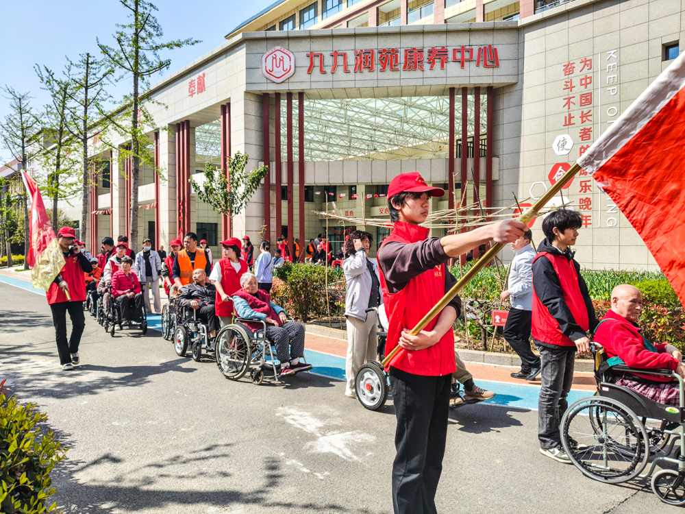 赤帽映春晖,情暖夕阳红 | 我校小红帽社团走进养老院开展志愿活动